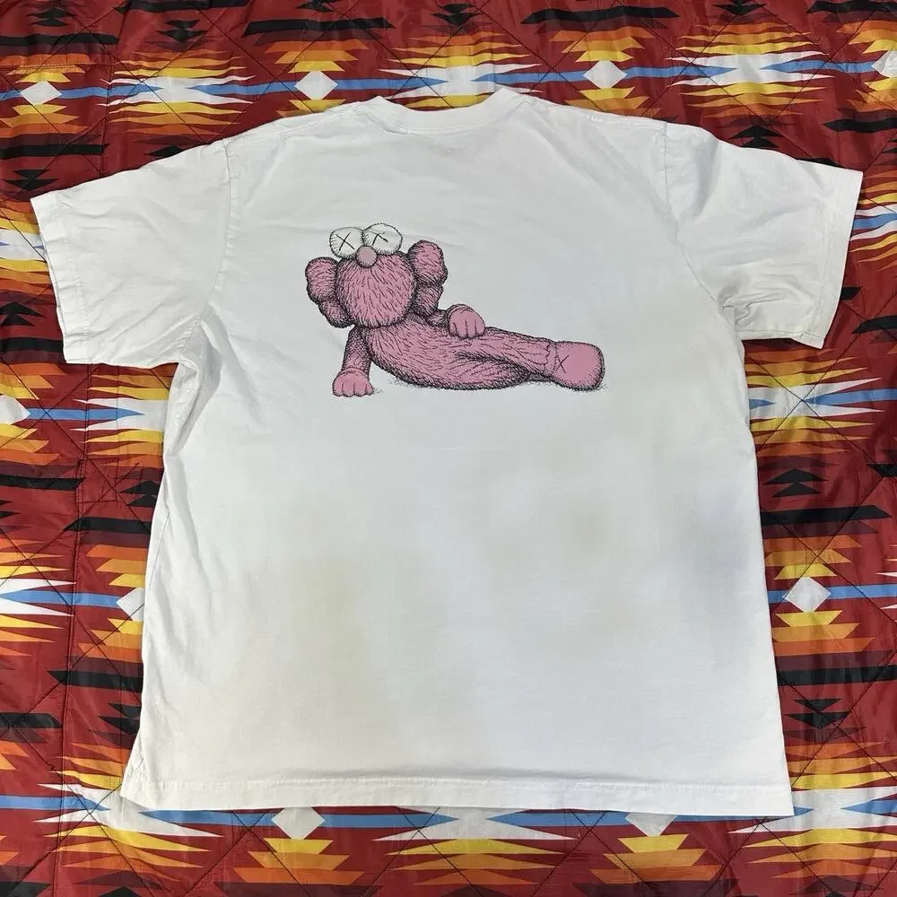 KAWS x UNIQLO UT Graphic White T-Shirt Men’s Size XL XX Logo Pink Elmo